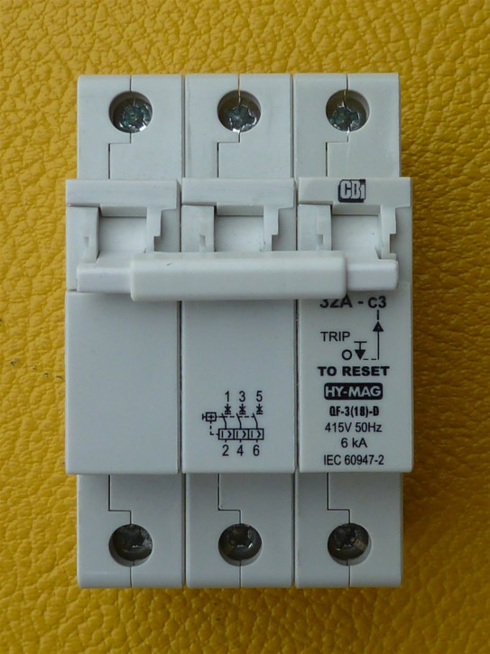 CBI QF-3(18)D C3 32AMP QFD38332 Sicherungsautomat 32A