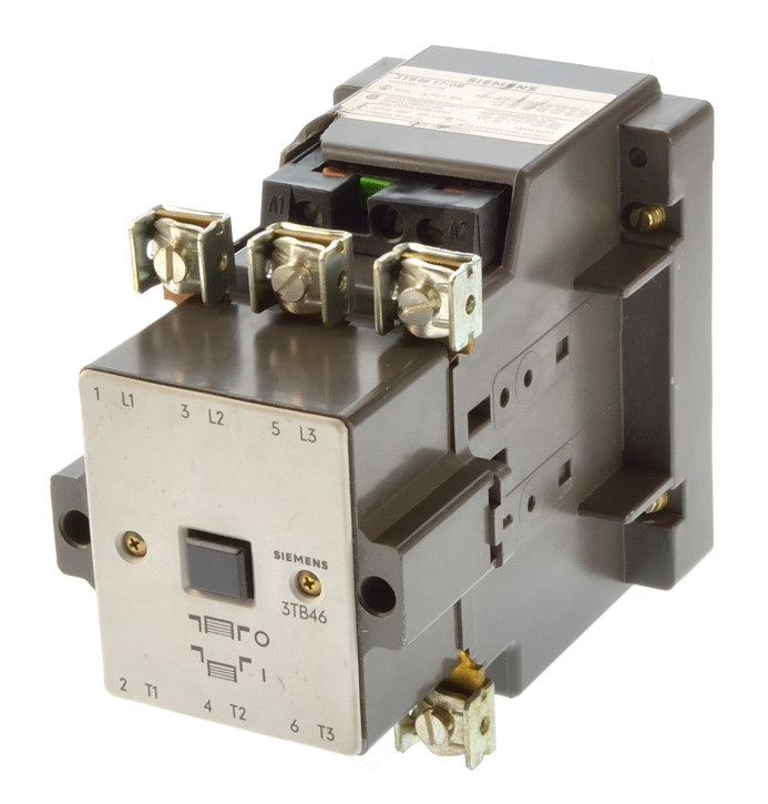 Siemens 3TB46 17-0B Schütz 22KW Spule 220/264VAC / beschädigt
