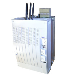 Lenze E82EV903K4B302 Frequenzumrichter 90 KW 480 VAC
